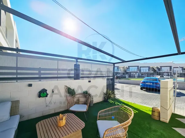 Dúplex en Gran Alacant: Comodidad y Estilo en Monte y Mar — 3
