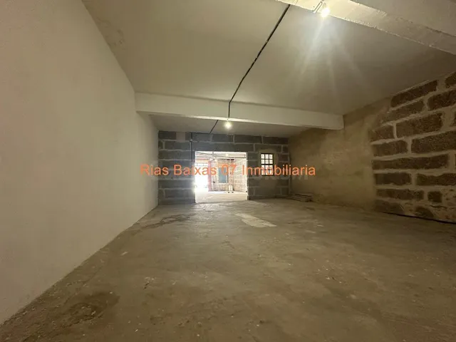 REF 7095 LOCAL COMERCIAL DE 176 M2 EN AV. RAMON NIETO (VIGO)