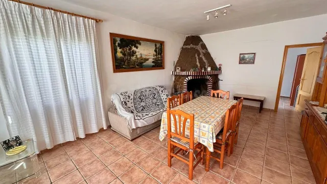 Se vende casa con terreno y vistas increíbles en Benicolet
