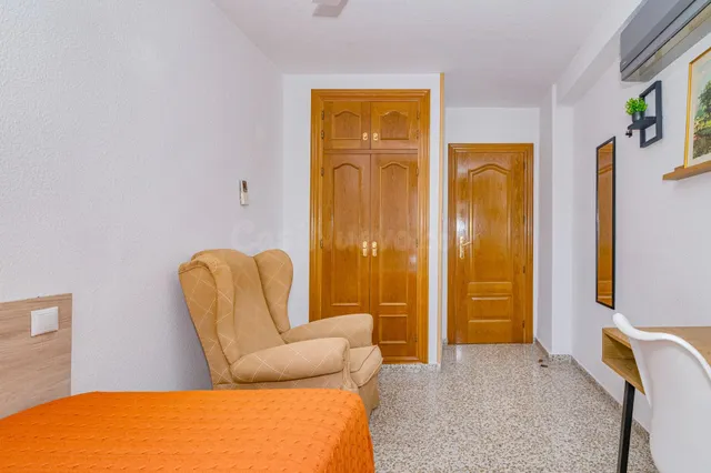 Vivienda reformada para docentes, sanitarios y funcionarios. — 27