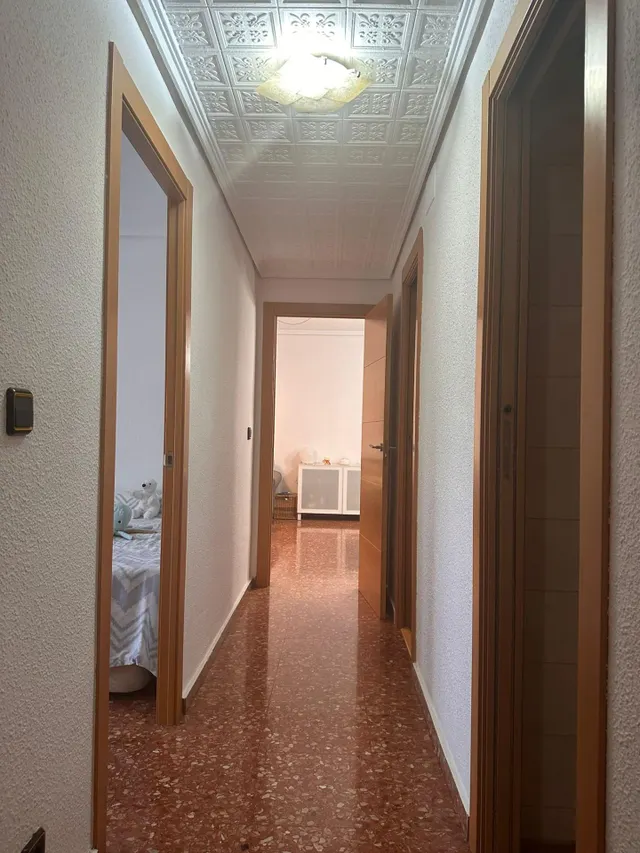 Luminoso piso de 3 habitaciones en Aldaia. — 28