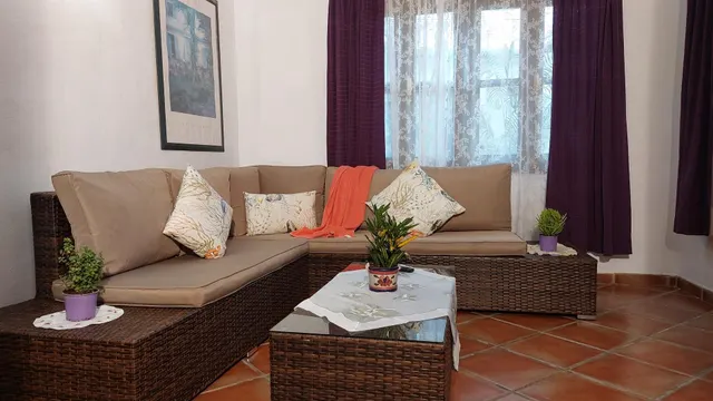 Hotel Aparthotel Boutique histórico con 12,3% de rentabilidad y licencias – Share Deal — 22