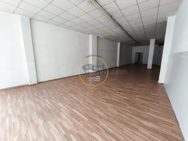 ¡GRAN OPORTUNIDAD! LOCAL DIÁFANO CON INMEJORABLE SITUACIÓN E - foto 2