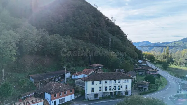 Caserón 1 habitación 486m² en venta - Salas