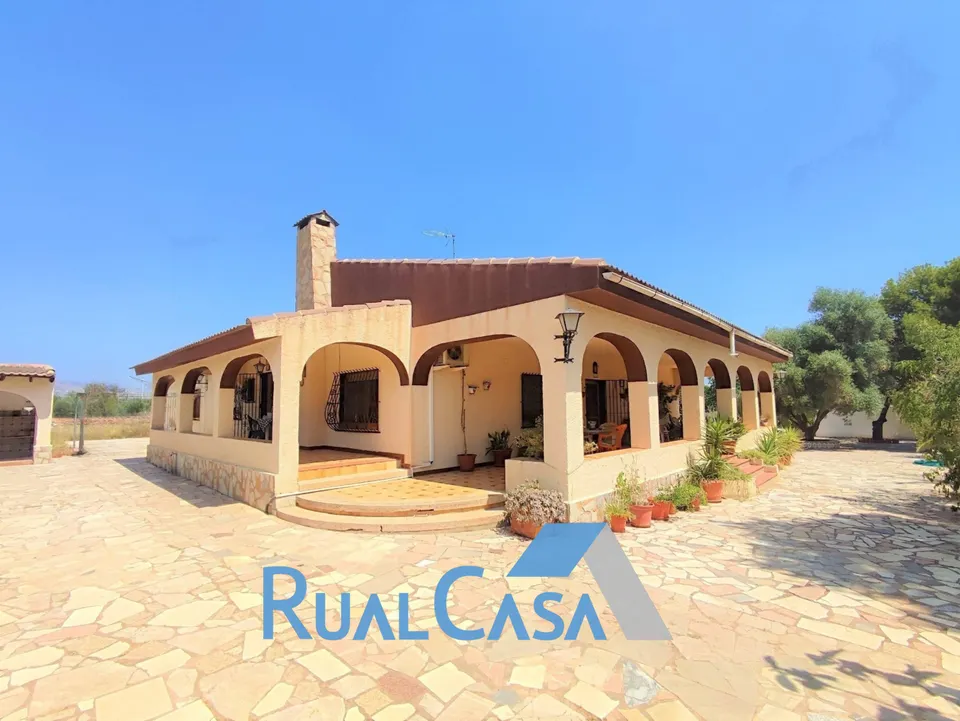 ¡¡INCREÍBLE CHALET en parcela de 11.000 m2!!!!