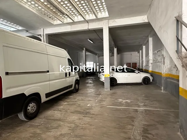 Local comercial a la venta en L´Olleria (Valencia) — 2