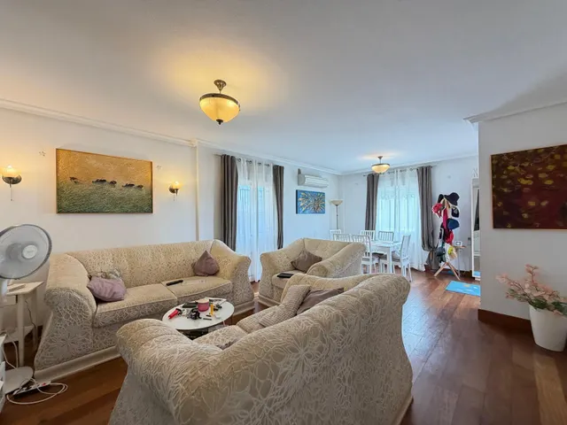 VILLA EN CAMPOAMOR "LOMAS DE DON JUAN" DE 4 DORM. 2 BAÑOS. CON SUPERFICIE DE 133 M2 Y PARCELA DE 74 M2. CON PISCINA. — 26