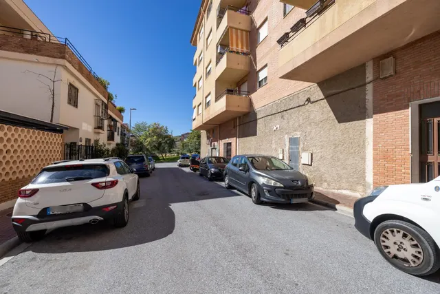 Local comercial con posibilidad de cambio de uso a vivienda