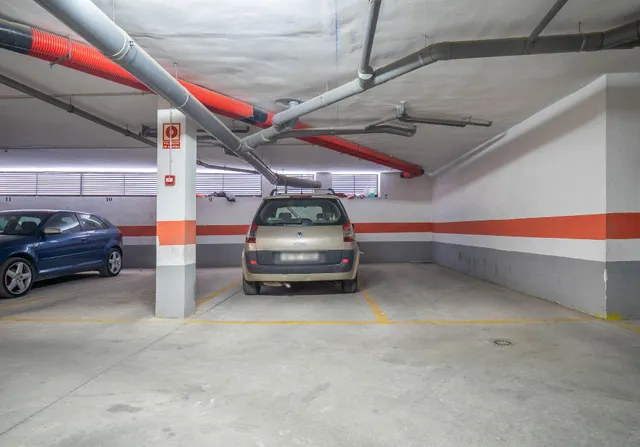 PISO JUNTO AL METRO DE CHURRIANA DE LA VEGA!! — 31