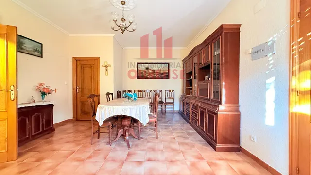 CASA TRADICIONAL DE PIEDRA CON GRAN PARCELA Y ANEXOS EN ABAVIDES (OURENSE) — 11