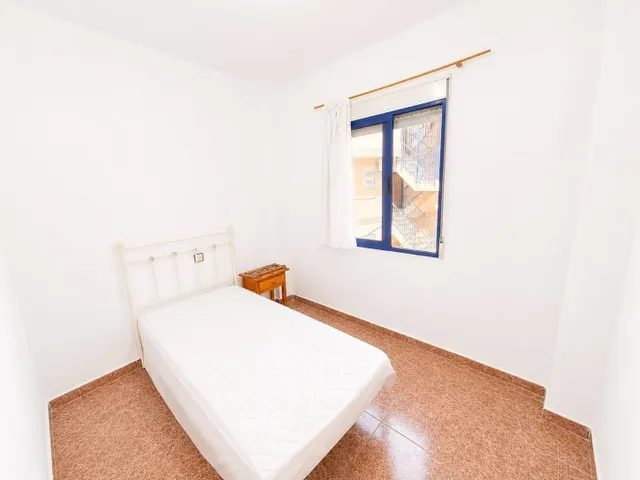 GRAN APARTAMENTO EN TORREVIEJA: 3 HAB, 1 BAÑO — 7