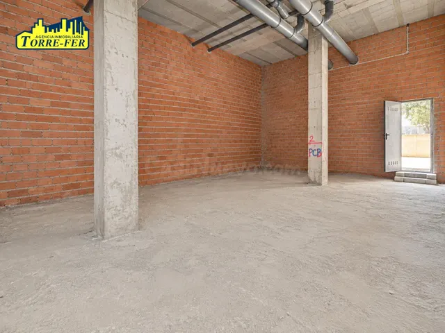 LOCAL COMERCIAL EN BASTO EN VEGA DE ACA - foto 4