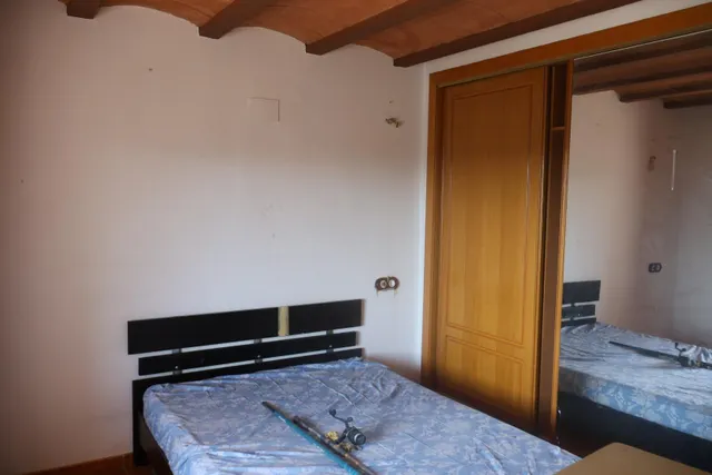 MASIA VALLADA CON PISCINA, ZONA PARA CABALLOS Y MAS DE 2 HECTAREAS DE TERRENO — 27