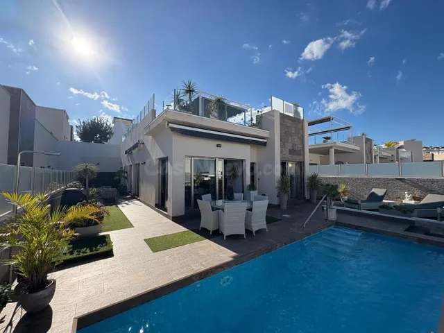 VILLA DE 4 DORMITORIOS 2 BAÑOS 1 ASEO EN VILLA MARTIN (ORIHU - foto 4