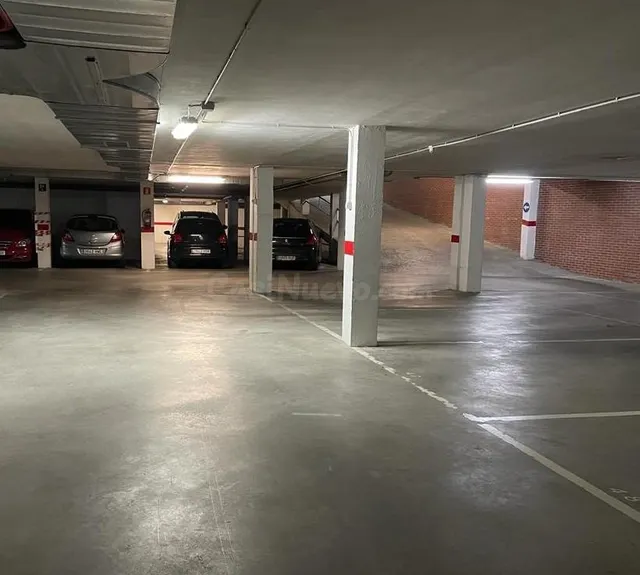 PLAZA DE PARKING EN LA ROSALEDA - foto 2