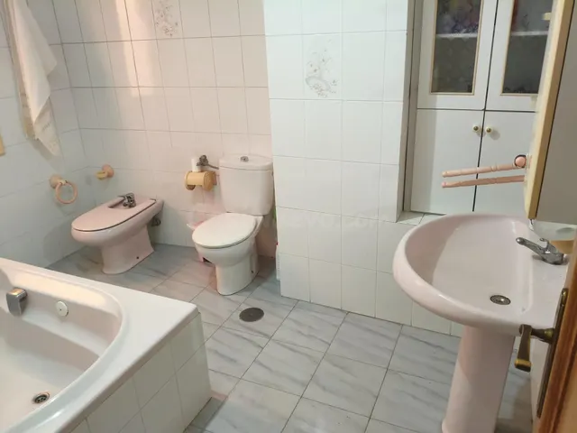 GRAN PISO CÉNTRICO EN VENTA EN ADRA - foto 4