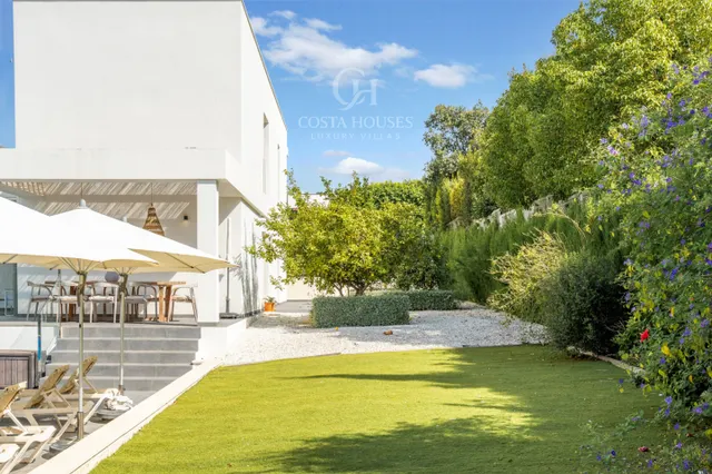 Villa aurena · arquitectura contemporanea, luz y calma mediterranea en javea — 12