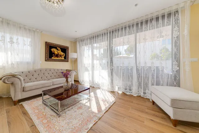 Villa en Torrevieja ( los balcones )  de 3 dormitorios y 4 baños cerca del mar — 11