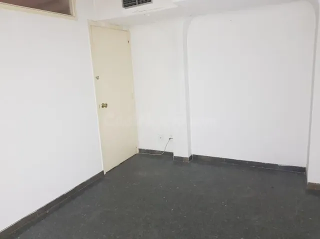 Local comercial 132m² en venta - Passeig de Pere III — 3