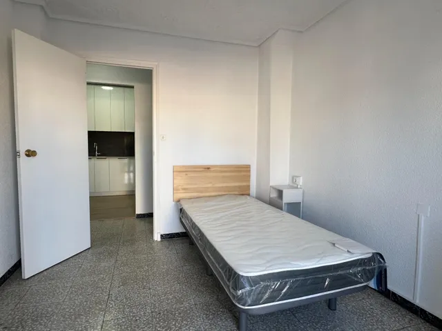 Piso en Alquiler cerca del CEU Cardenal Herrera solo para estudiantes — 11