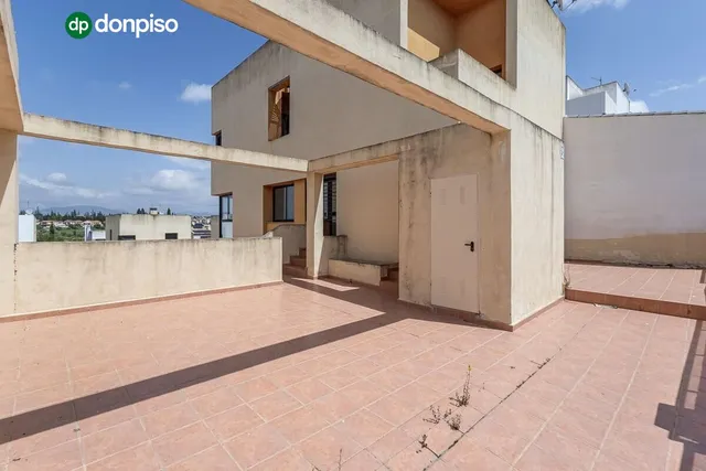 PRECIOSO CHALET EN LOMA VERDE — 43