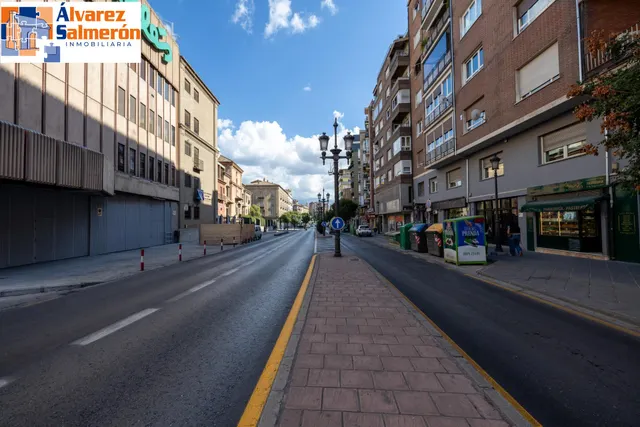 Piso y cochera en venta junto Acera de Darro. — 40