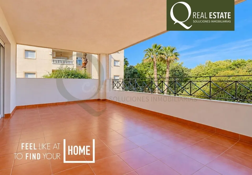 Piso de 3 habitaciones, amplia terraza y piscina comunitaria con ubicación premium en Alicante Golf