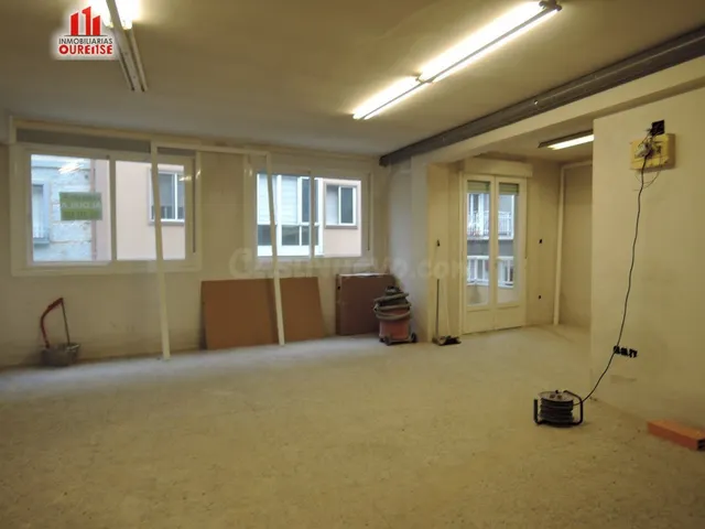 OFICINA EN PRIMERA PLANTA DE UN EDIFICIO CERCA DE ERVEDELO — 2