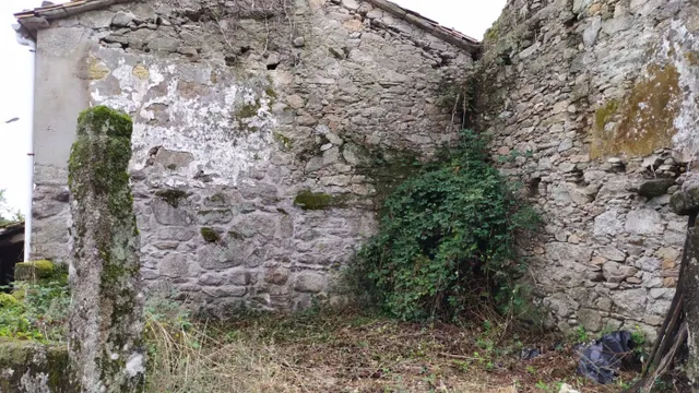 SE VENDE CASA DE PIEDRA PARA REFORMAR EN BUGALLIDO — 25