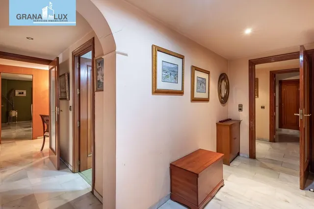 EXCLUSIVO PISO CON JARDÍN PRIVATIVO EN UNA DE LAS MEJORES URBANIZACIONES DE GRANADA — 34