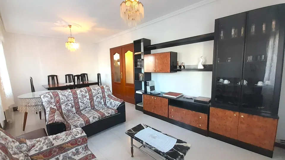 PISO EN VENTA DE TRES habitaciones EN CIGALES