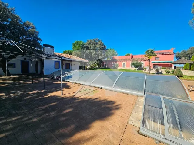 Espectacular villa en urbanización vigilada — 43