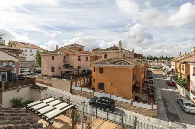 Ático en venta en La Zubia — 33
