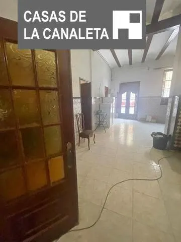 Planta baja vivienda y local — 12