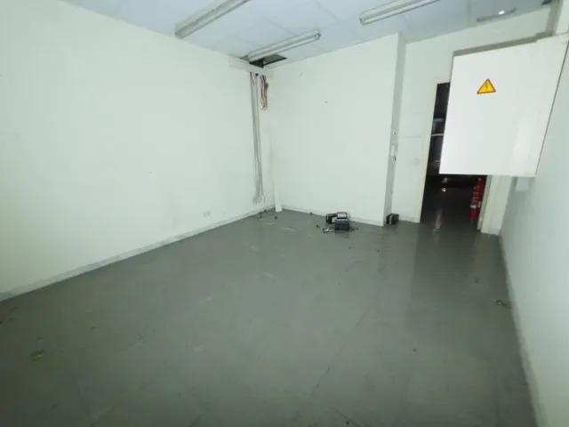 SE VENDE LOCAL COMERCIAL EN MATARO — 13