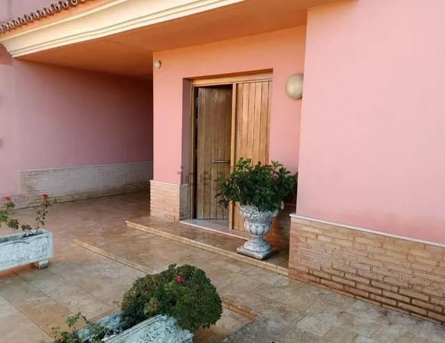 Chalet independiente en venta en Sanlúcar la Mayor — 4