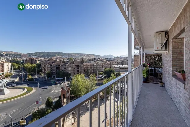 PISO REFORMADO CON VISTAS PANORÁMICAS A UN PASO DEL CENTRO DE GRANADA — 20