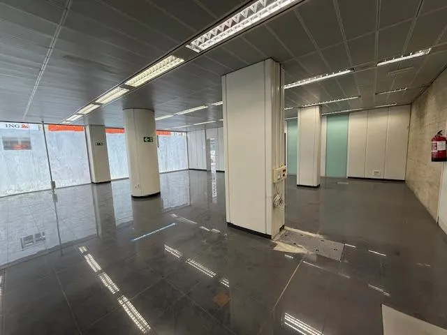 ALQUILER LOCAL CENTRICO, ZONA AVDA. GENERAL PRIMO DE RIVERA, 225M2. — 3