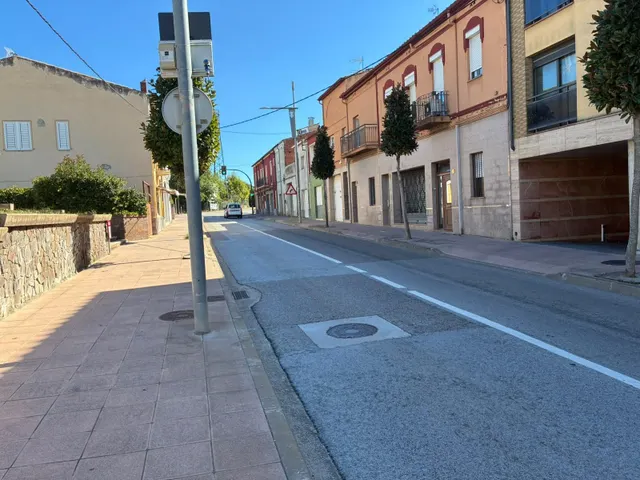 LOCAL COMERCIAL A PIE DE CALLE — 36