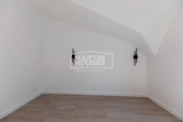 Ático reformado en pleno centro de la capital con terraza, vistas y parking doble — 20