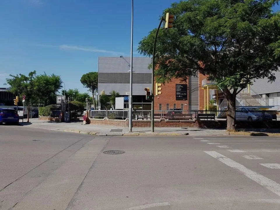 LOCAL COMERCIAL EN VENDA A IGUALADA - TERRASSA 82m2