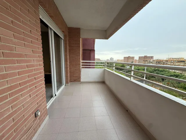 Piso de 4 dormitorios en una de las mejores zonas de Alicante — 36