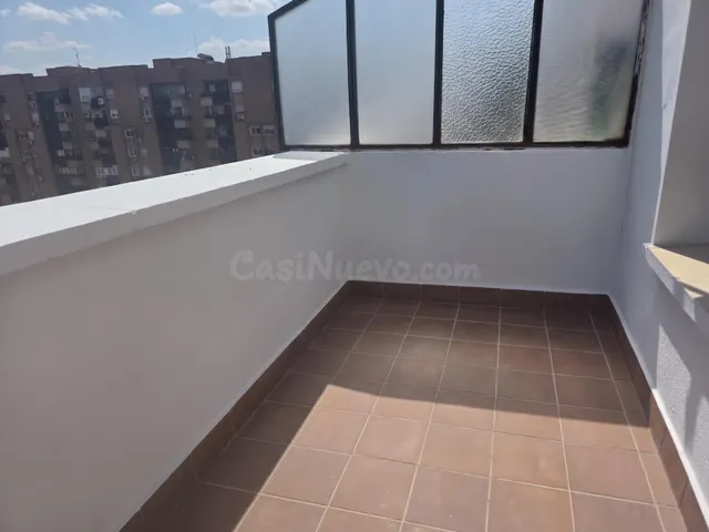 Amplio piso de 157 m2 con terraza, garaje y vistas al Retiro en Jerónimos — 6
