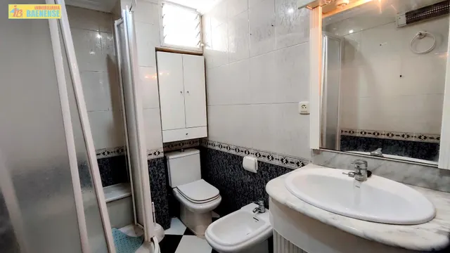 CASA EN VENTA CON COCHERA — 6