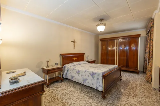 Amplia vivienda en pleno centro de Granada — 9