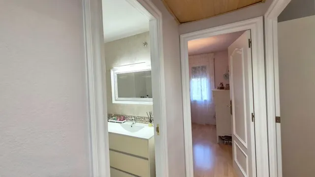 Pis de 5 habitacions a La Parada — 19