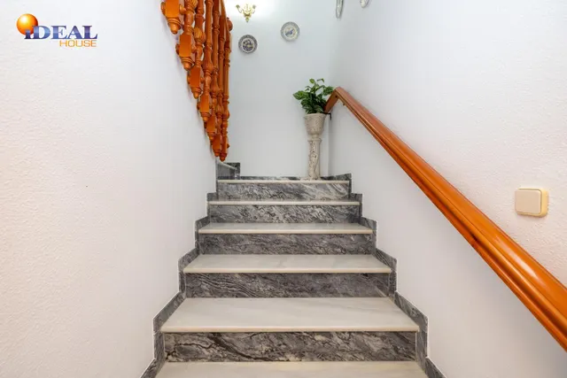 Casa de 6 dormitorios con piscina privada, terrazas y espectaculares vistas en Órgiva – Granada — 48
