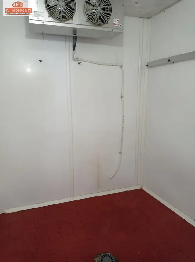 LOCAL EN VENTA ZONA ENSANCHE — 13