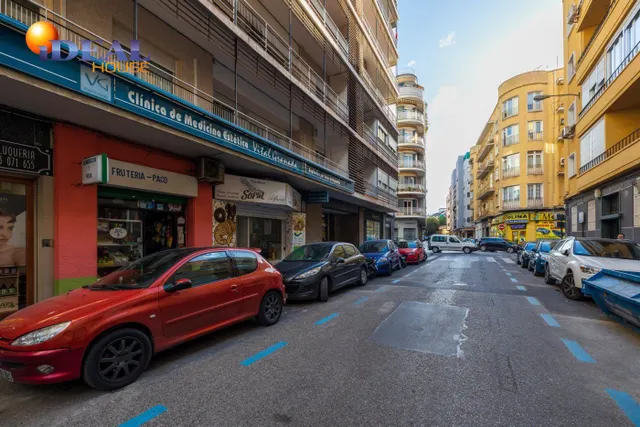 SE VENDE PEQUEÑO LOCAL, BARATO Y MUY CÉNTRICO JUNTO RECOGIDAS, IDEAL INVERSORES — 3
