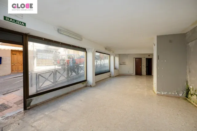 Espectacular edificio a 3 calles con vivienda y locales comerciales en pleno centro de Alhama — 3